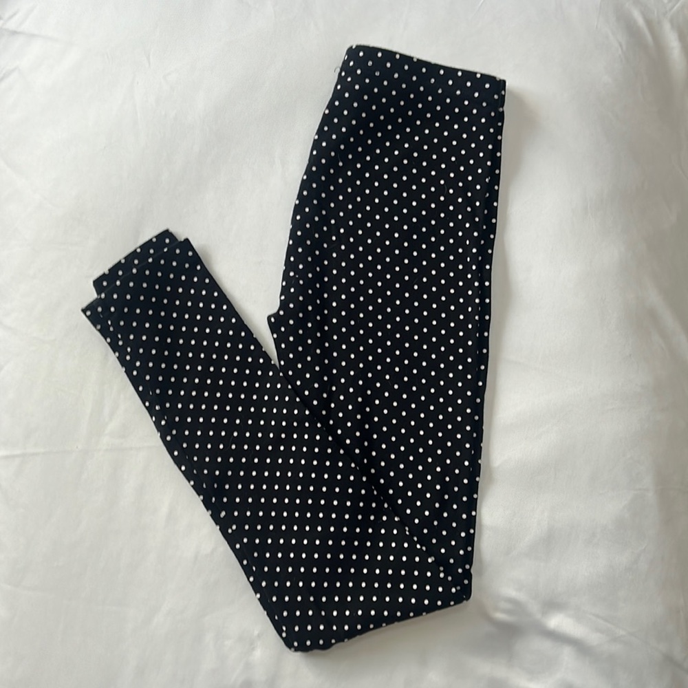 NWOT GYMBOREE black and white polka dot leggings.